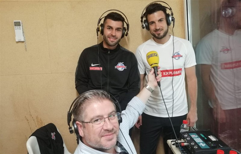 Séville avec Derby ExplorerAtletico, sur la pelouse à l’échauffement